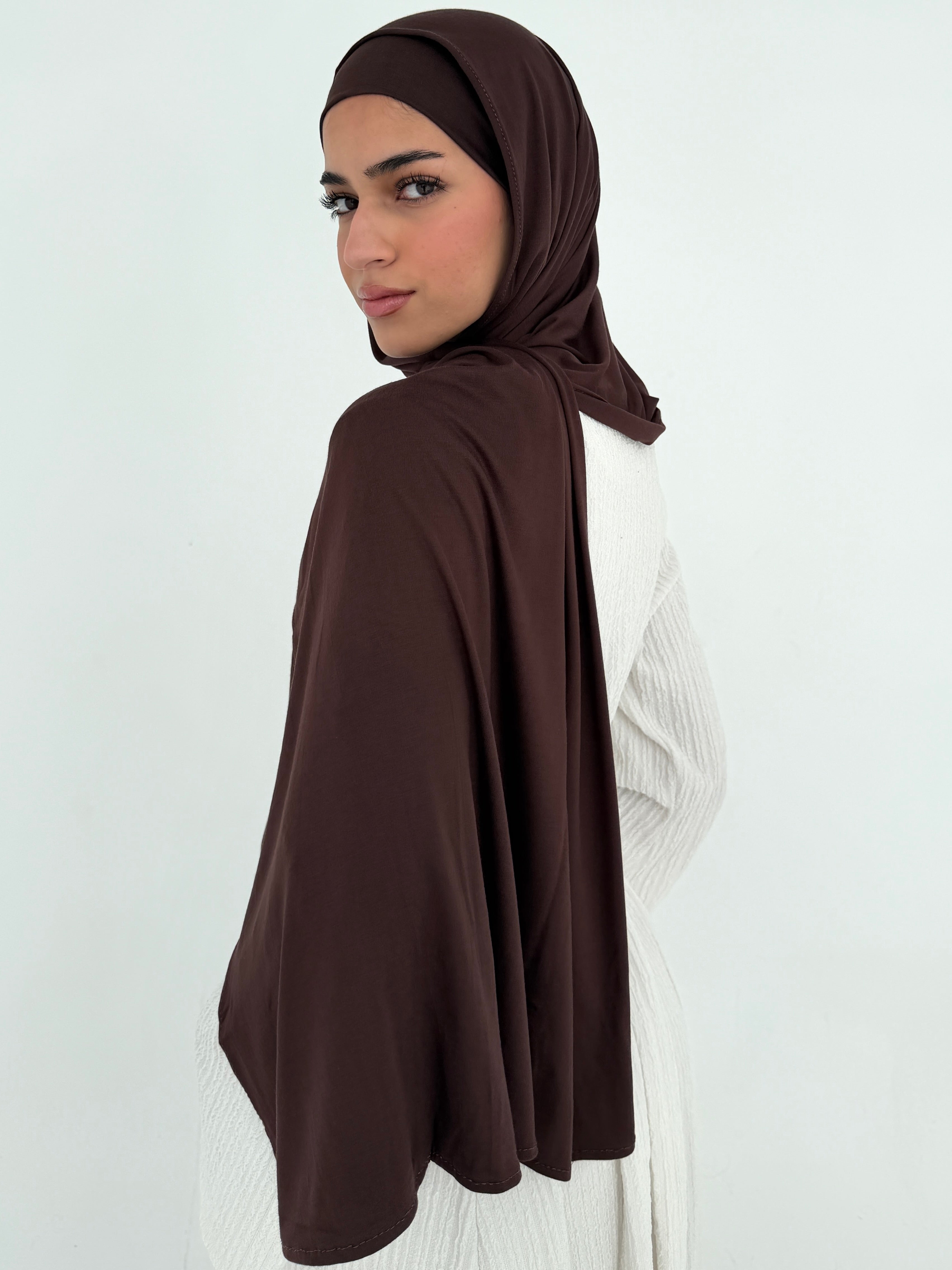 Brown jersey with bandana