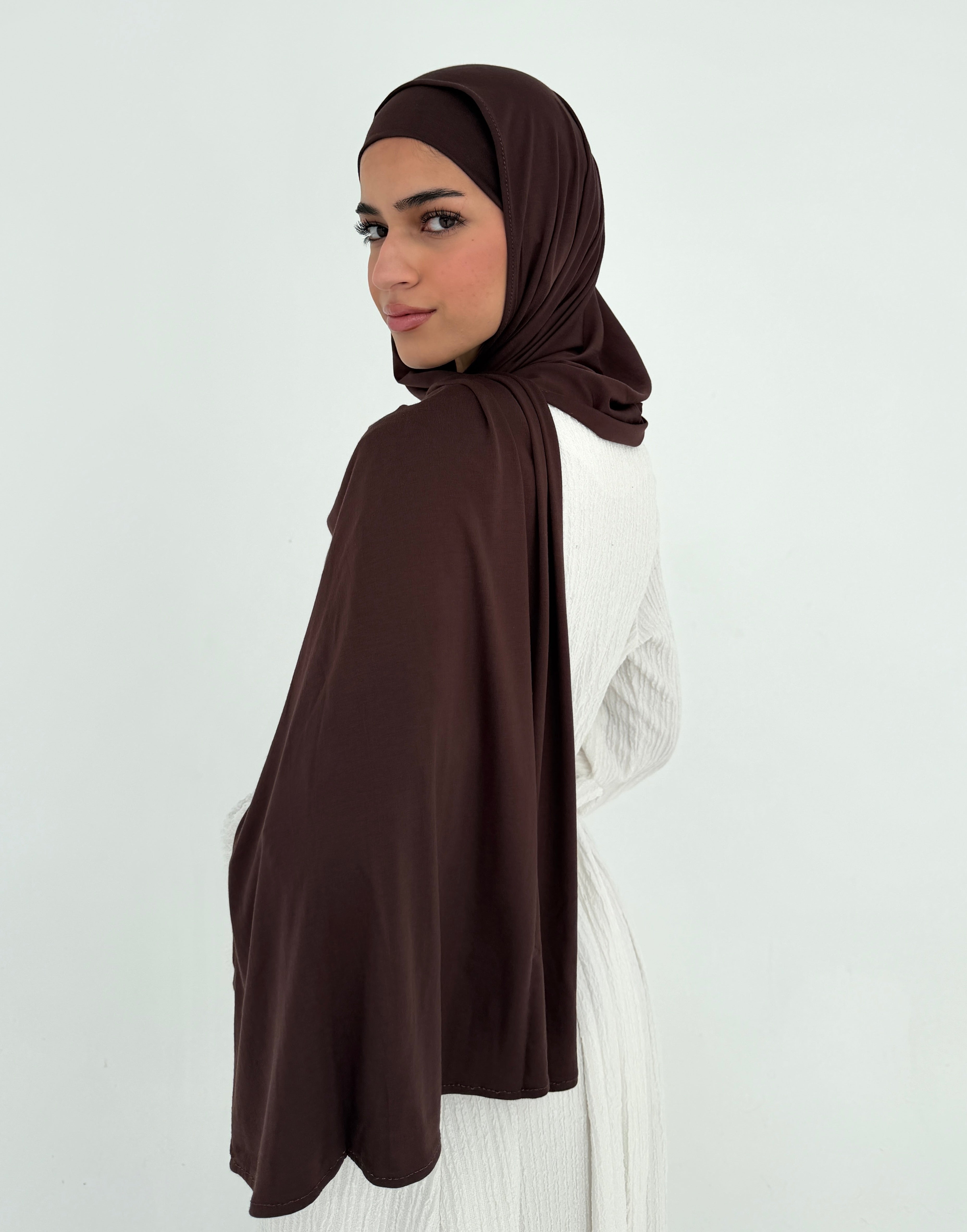 Brown jersey with bandana