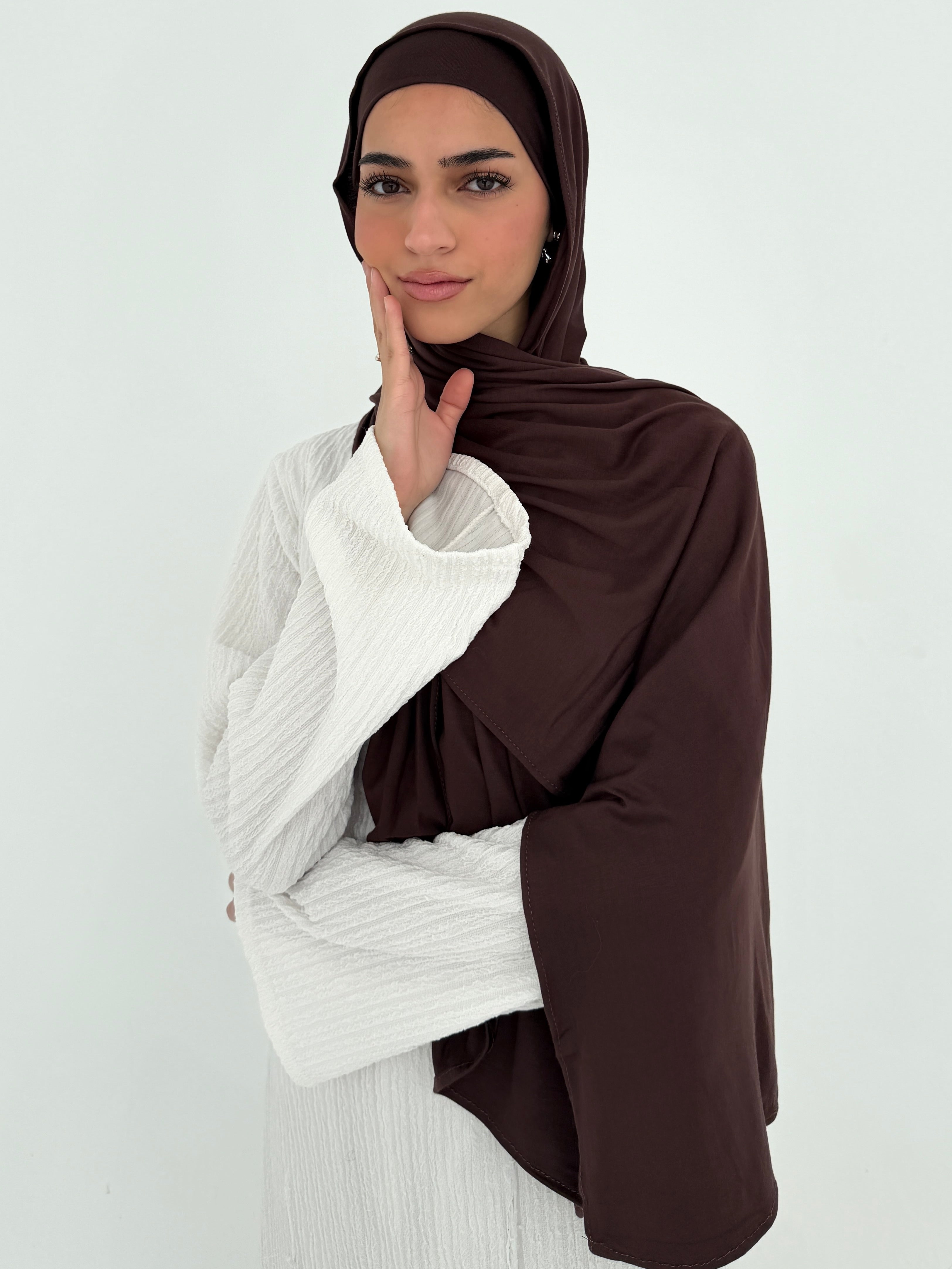 Brown jersey with bandana
