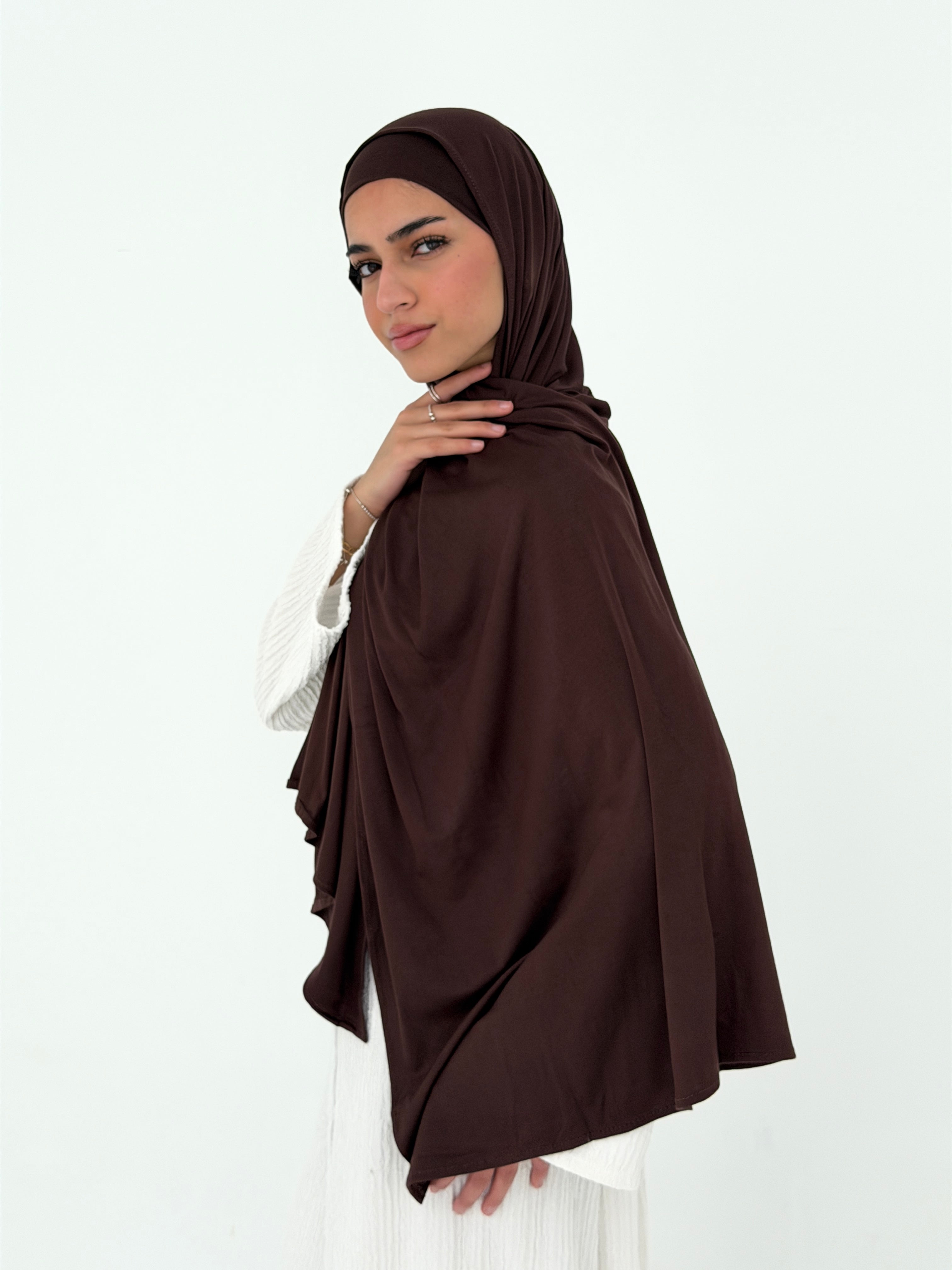 Brown jersey with bandana