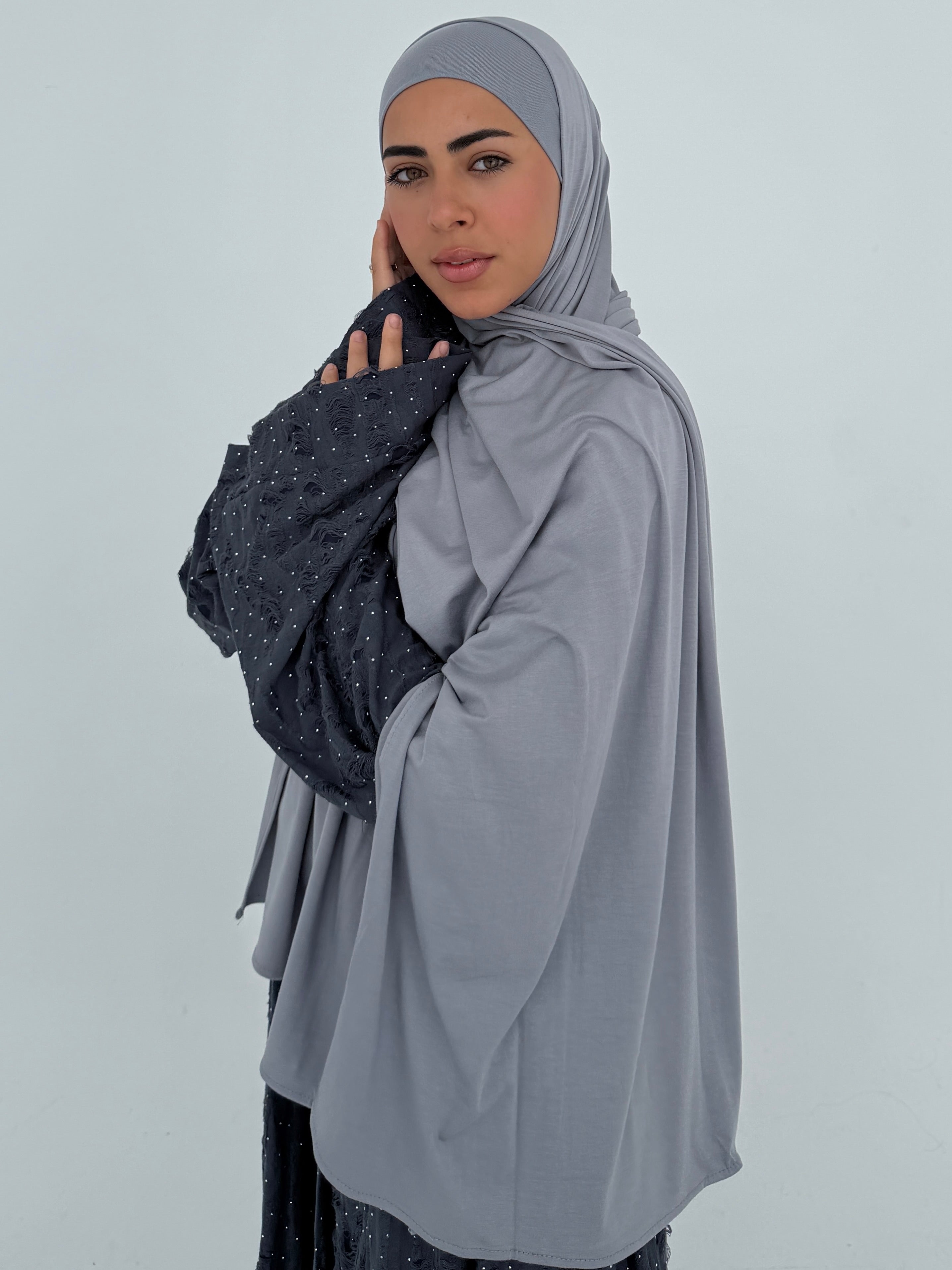 Grey jersey with bandana