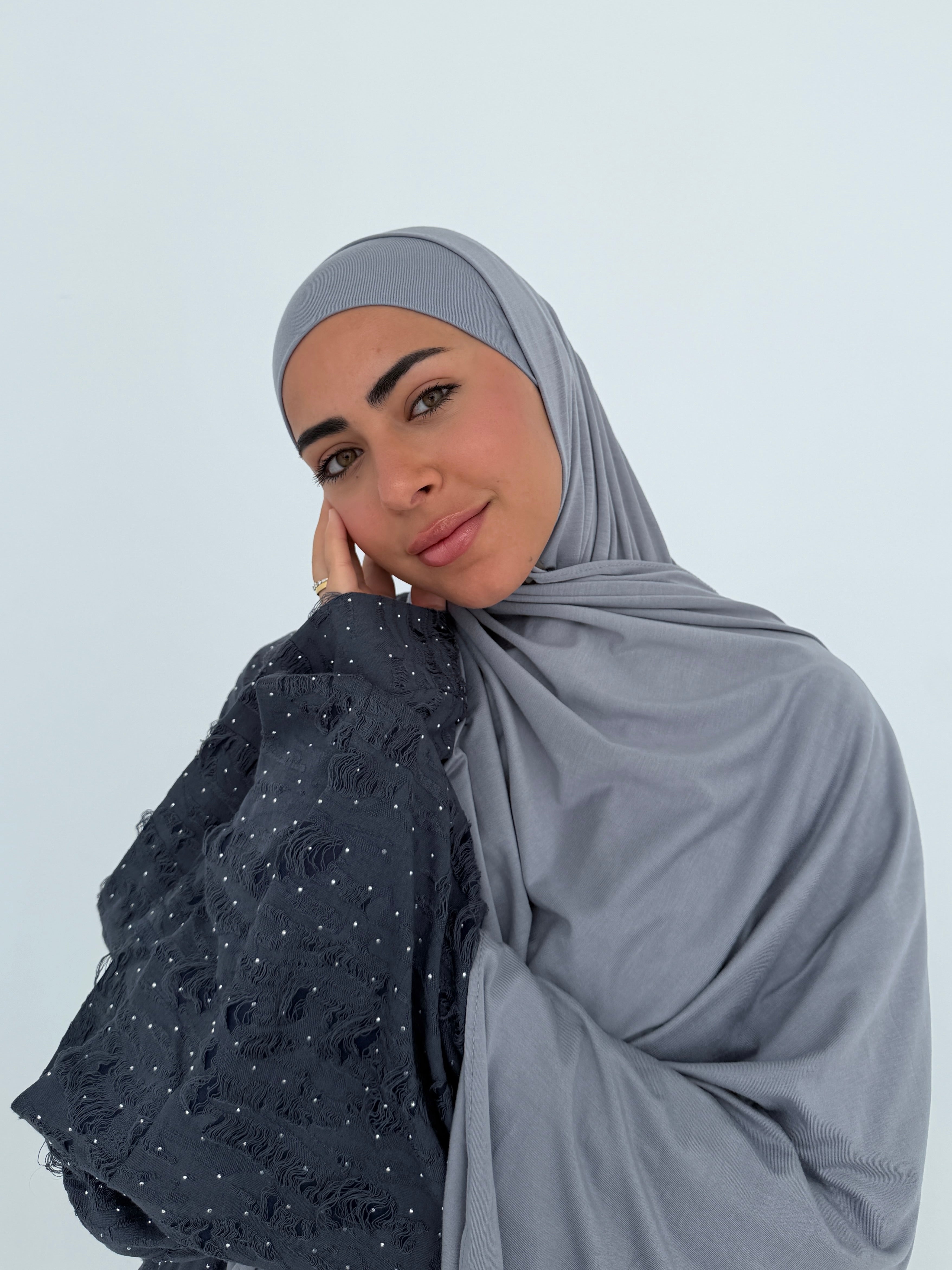 Grey jersey with bandana