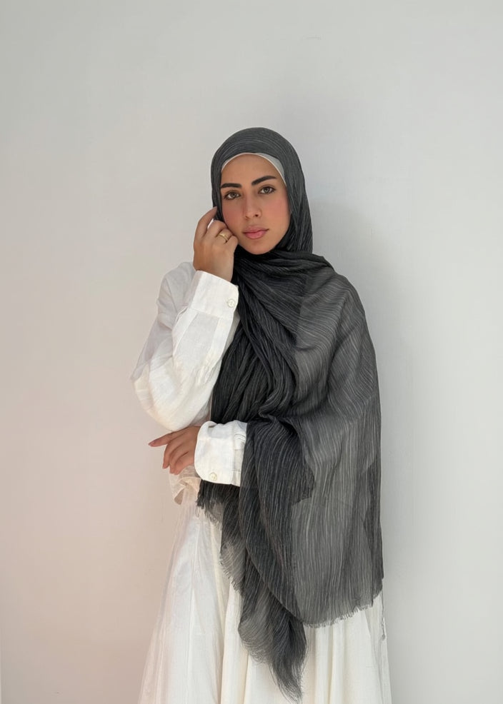 Black Ruffled Cotton - Tuline